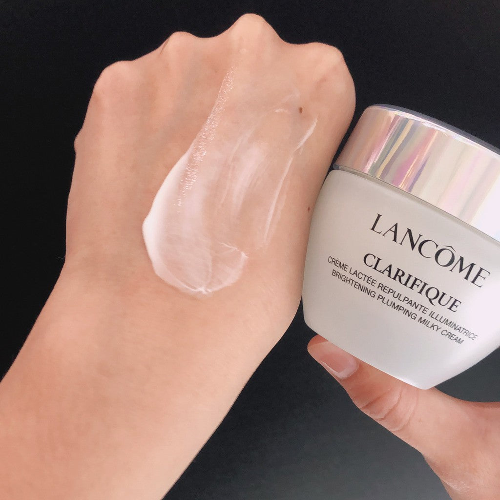 Milky cream texture of Lancome Clarifique moisturizer